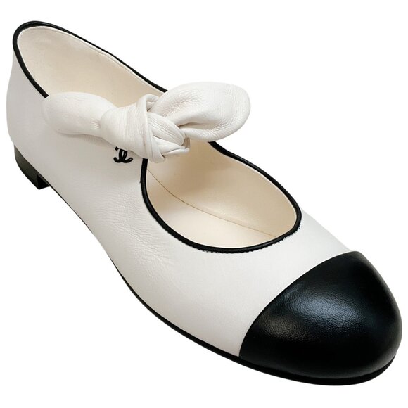 Chanel 2025 White / Black Cap Toe Mary Jane Flats - Picture 1 of 7